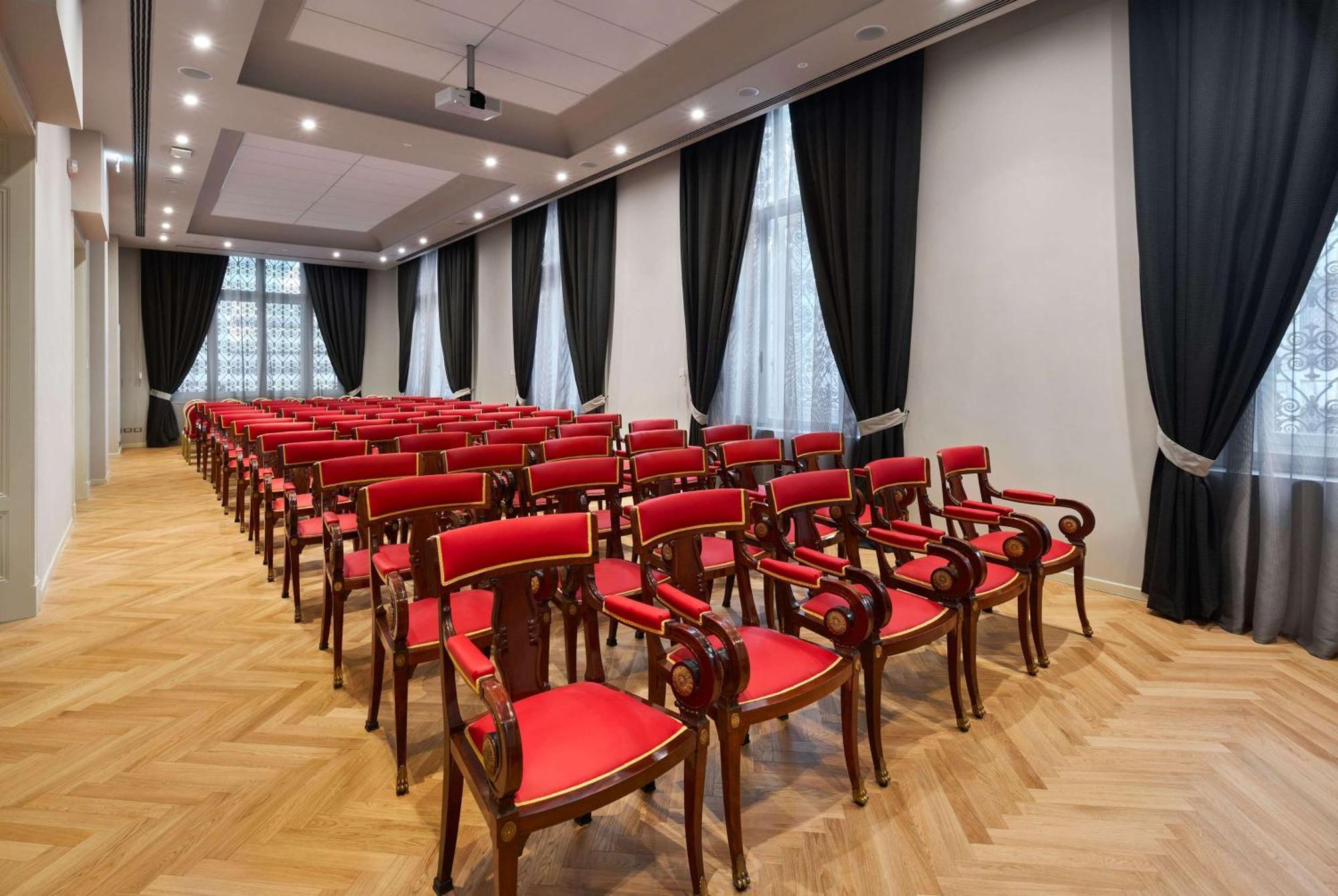 Doubletree By Hilton Hotel Triest